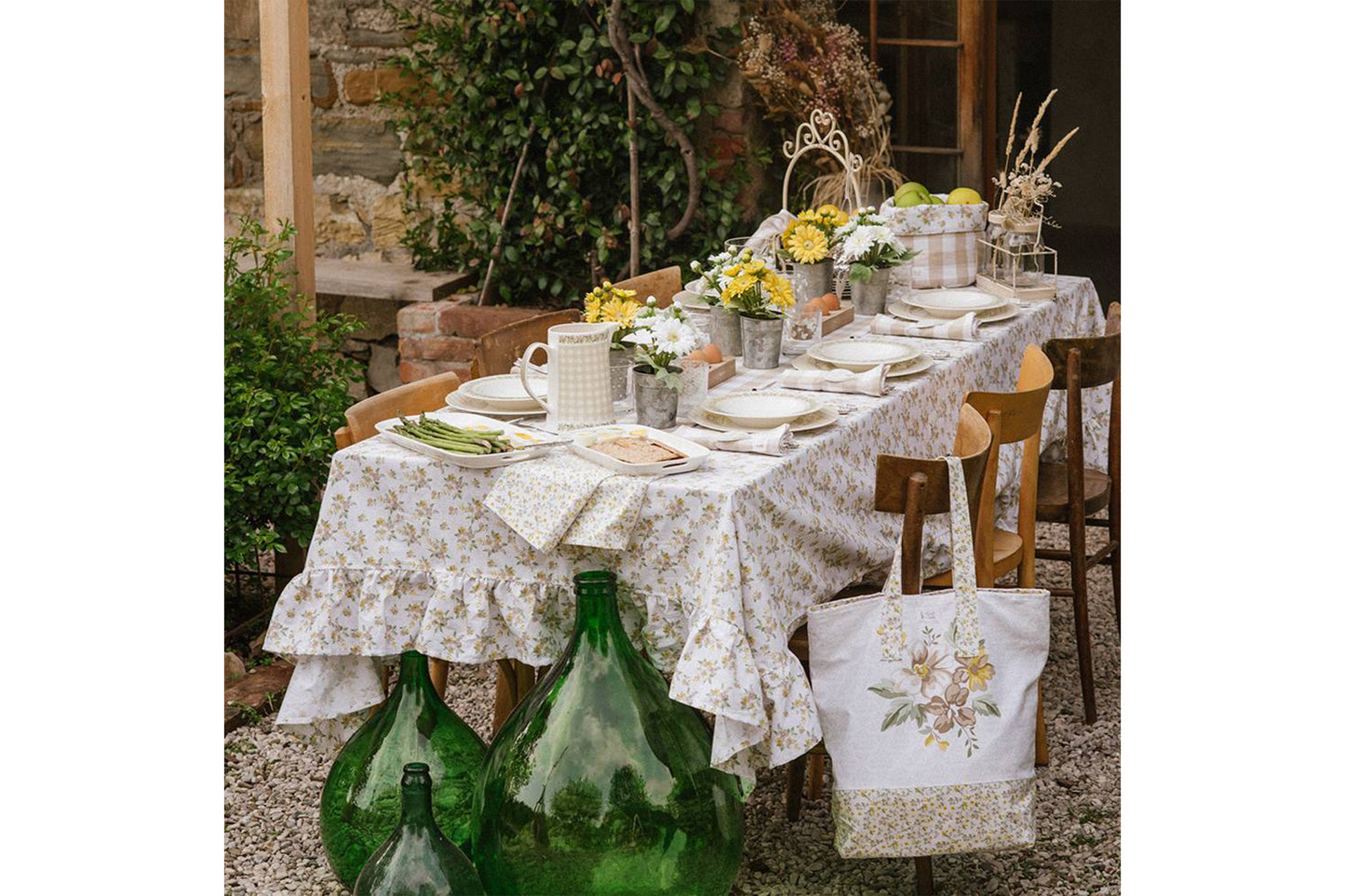 Tovaglia Clarissa con balza in 100% cotone (160x200)