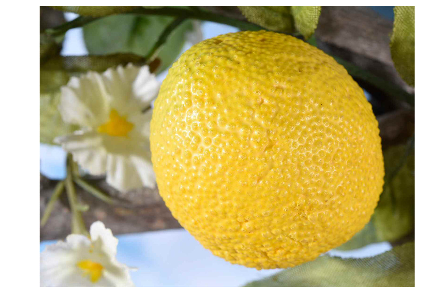 Ghirlanda in legno con limoni artificiali e fiorellini Misure: Ø 30 cm -