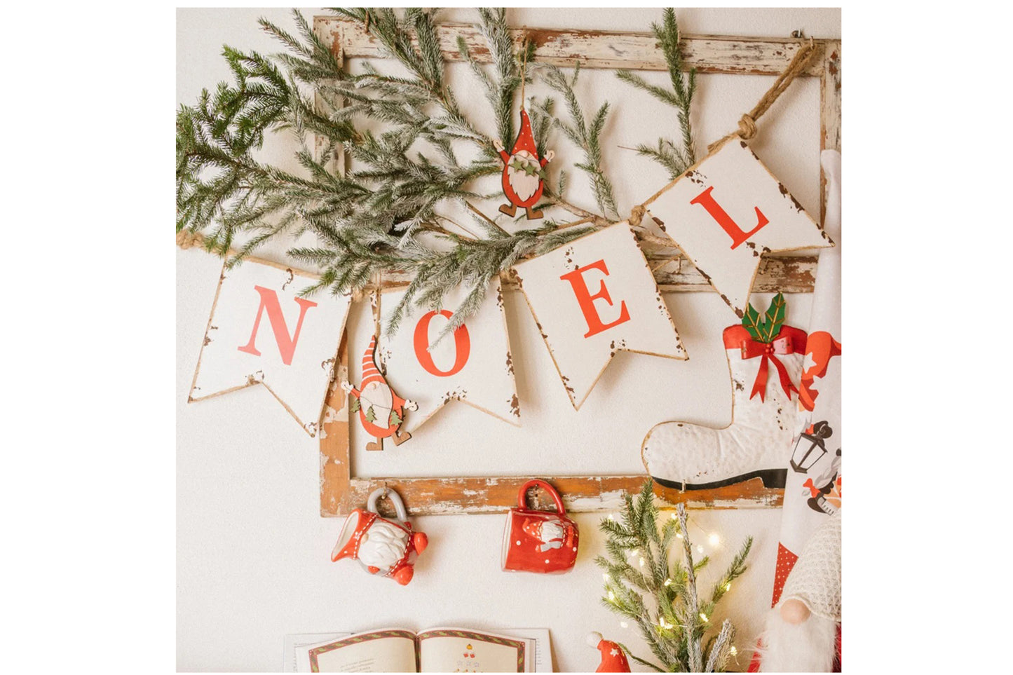 Bandierine in metallo scritta NOEL 132 cm