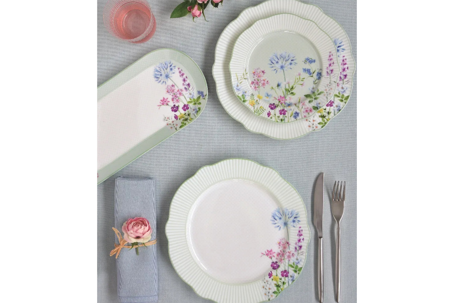 Servizio di piatti da 18 pezzi in porcellana della collezione Floraison di Easy Life