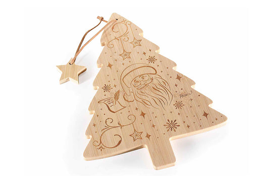 Tagliere in legno a forma di albero con decori e pendaglio a forma di stella. Misure: cm 22 x 30 H